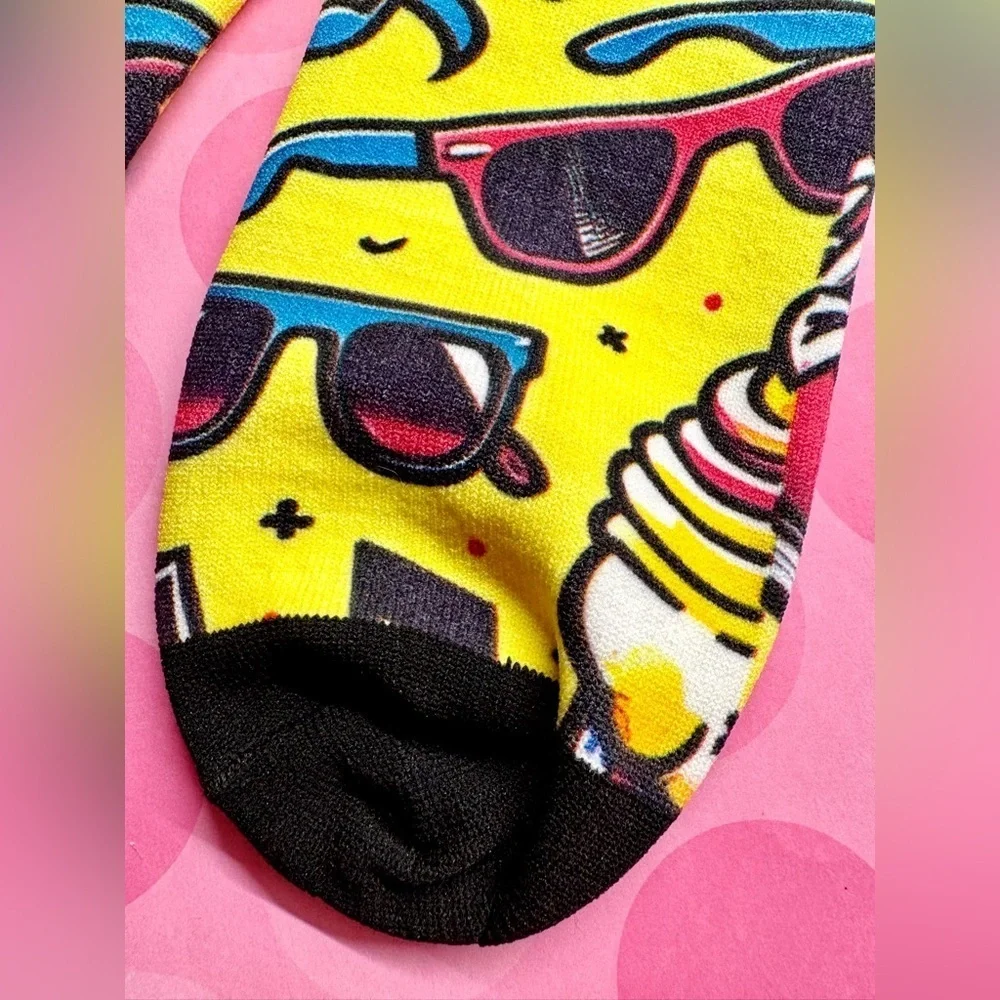 New Retro 80s 90s Style Boombox Sunglasses Music Women’s Size L (8-11) Socks